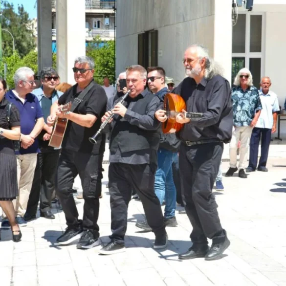 Με κλαρίνα το τελευταίο αντίο στον Λάκη Χαλκιά