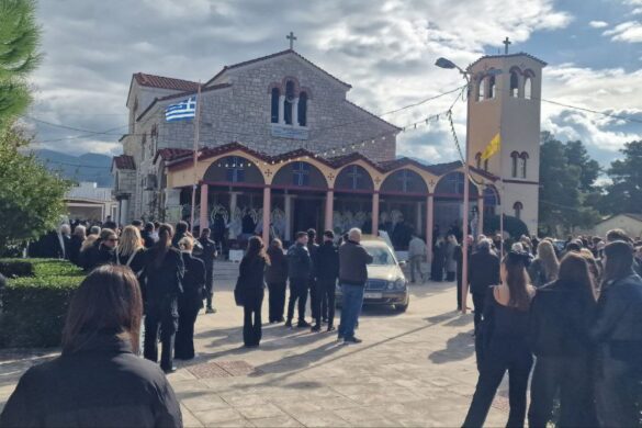 Πάτρα: Ανείπωτος πόνος στην κηδεία του 19χρονου Νίκου Bαβαρούτα