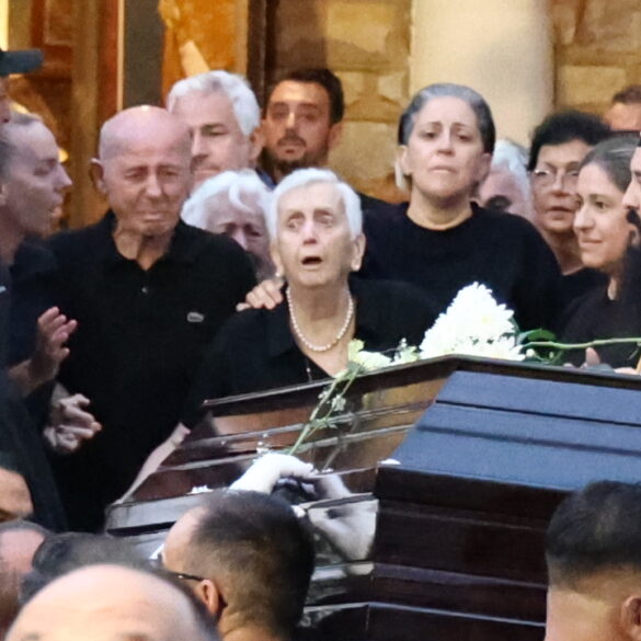 Κηδεία Μαζωνάκη: Η Νίκαια δεν κοιμήθηκε-Τίμησε τον μεγάλο καλλιτέχνη
