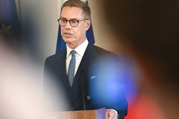 Στο Κίεβο ο Φινλανδός Πρόεδρος για να συναντηθεί με τον Β. Ζελένσκι