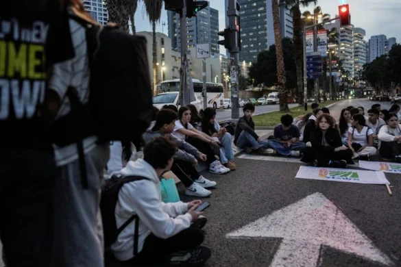Ισραηλινοί μαθητές απέχουν από τα μαθήματά τους ζητώντας επίτευξη συμφωνίας στη Γάζα