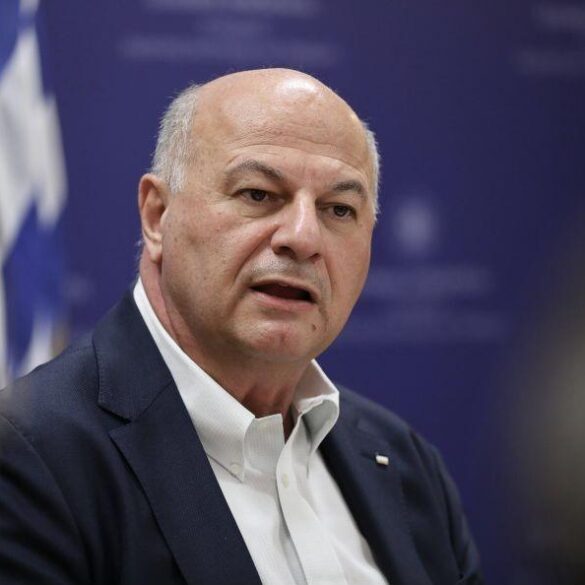 Βράζει ο κάμπος με Τσιάρα και Μαξίμου για πληρωμές αγροτών και ΟΠΕΚΕΠΕ