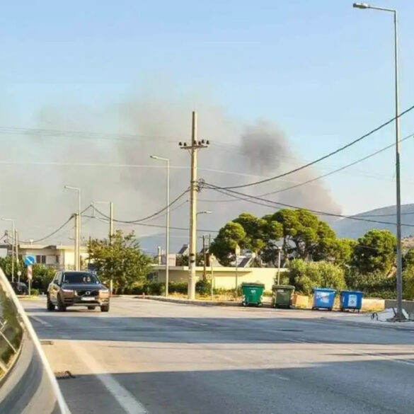 Φωτιά στον Κουβαρά Αττικής – Μήνυμα του 112 για εκκένωση του Αγίου Στυλιανού προς Καλύβια
