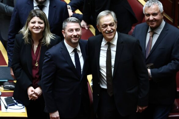 Με 255 ψήφους εκλέχθηκε αντιπρόεδρος της Βουλής ο Πάρις Κουκουλόπουλος