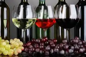 Ελληνικό κρασί: Οι εισαγωγές ξεπέρασαν για πρώτη φορά τις εξαγωγές στο ελληνικό κρασί