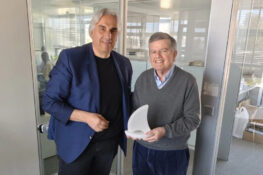 Ο εφοπλιστής Αθανάσιος Μαρτίνος χτίζει και εξοπλίζει διαμερίσματα για τη στέγαση γιατρών στην Τήνο