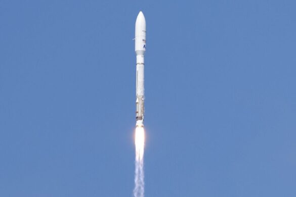 Amazon: Το αντίπαλο δέος του Μασκ στην «κούρσα» του δορυφορικού ίντερνετ