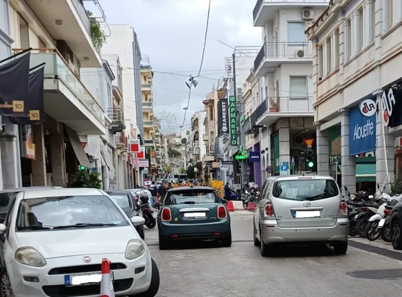 Πάτρα – Αντιδρομήσεις: Ξεκινά ο διαγωνισμός για φωτεινή σηματοδότηση και σήμανση
