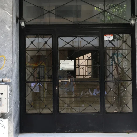 Κυψέλη: Το νεκρό βρέφος έφερε πολλαπλά τραύματα από μαχαίρι