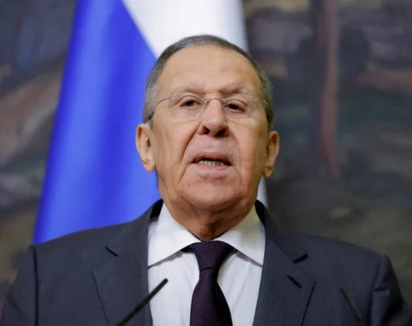 Λαβρόφ – «Οι ενέργειες του καθεστώτος του Κιέβου πρέπει να σταματήσουν»