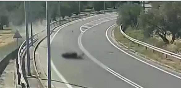 Θρήνος στη Λέσβο για τον 16χρονο και 18χρονο που έχασαν τη ζωή τους σε τροχαίο