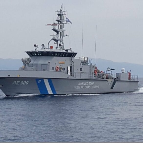 Στο Λιμάνι της Κυλλήνης κατέπλευσε σκάφος με σπασμένο ιστίο