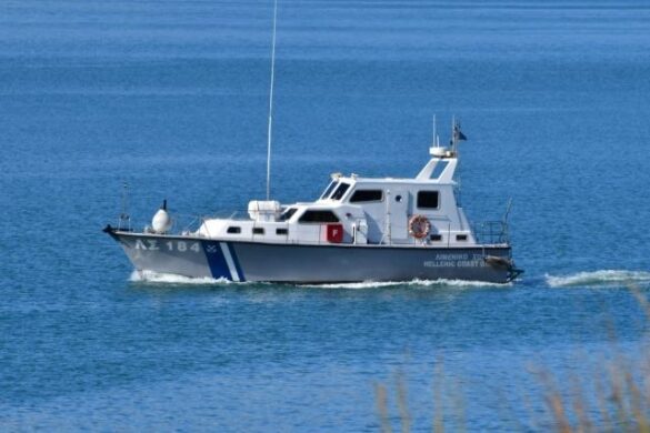 Ελβετικό ιστιοφόρο έμεινε ακυβέρνητο στο Αιγαίο – Μεταφέρθηκε στην Κάλυμνο