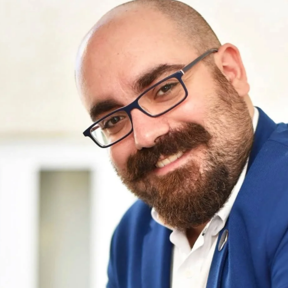 Έφυγε από τη ζωή στα 34 του χρόνια ο δημοσιογράφος Θωμάς Μαρκόπουλος