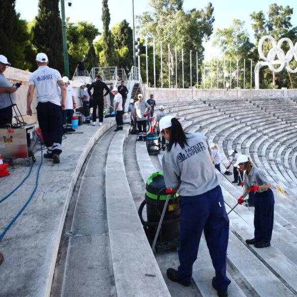 Παναθηναϊκό Στάδιο: Άρχισαν οι εργασίες για τον καθαρισμό των μαρμάρων