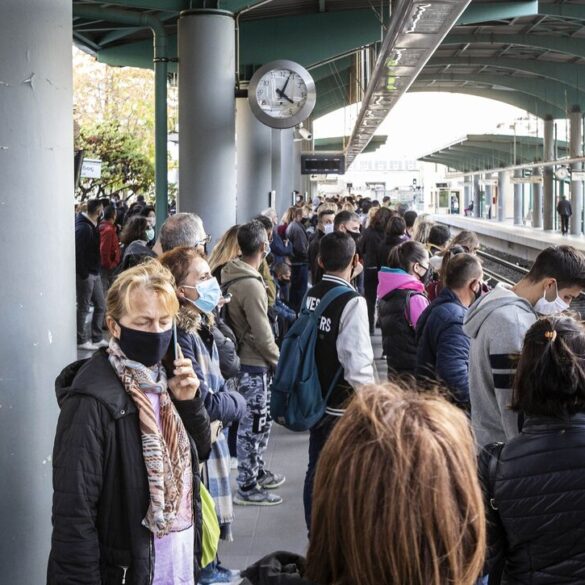 Κορωνοϊός: Τέλος από σήμερα και επίσημα η χρήση μάσκας στα ΜΜΜ – Ποια μέτρα συνεχίζουν να ισχύουν
