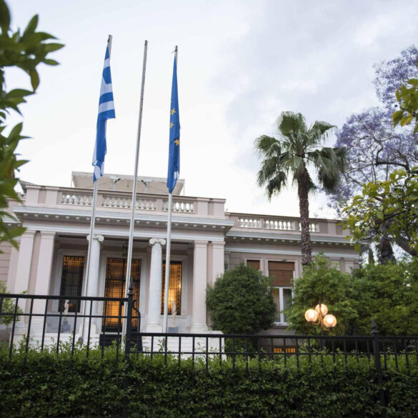 Σκάνδαλο ΟΠΕΚΕΠΕ: Θέμα ωρών οι παραιτήσεις και ο ανασχηματισμός