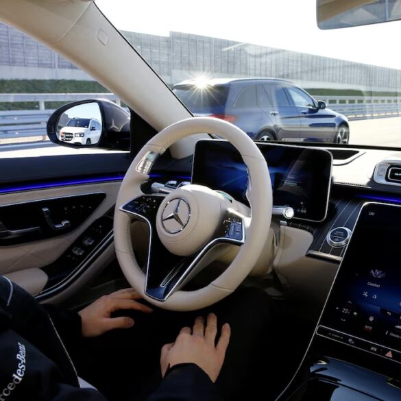 Mercedes: Εγκαθιστά «drive pilot» για να επιταχύνει την αυτόνομη οδήγηση