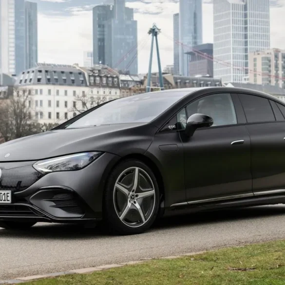 Η Mercedes αλλάζει στρατηγική για τα ηλεκτρικά της μοντέλα