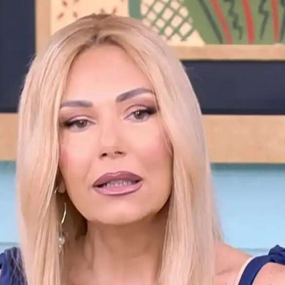 Η Τίνα Μεσσαροπούλου επέστρεψε στο Happy Day: «Ο Γιώργος Μυλωνάκης είναι όρθιος και κάνει τα πάντα»