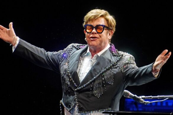 Ο Έλτον Τζον στη σκηνή του Rock & Roll Hall of Fame