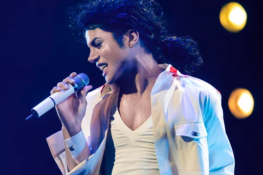 «Michael»: Θεατές σηκώνονται στις προβολές και… χορεύουν!