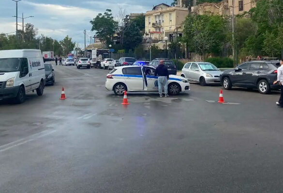 Πυροβολισμοί στο Μικρολίμανο: Άνδρας κουβαλούσε όπλα και χειροβομβίδες