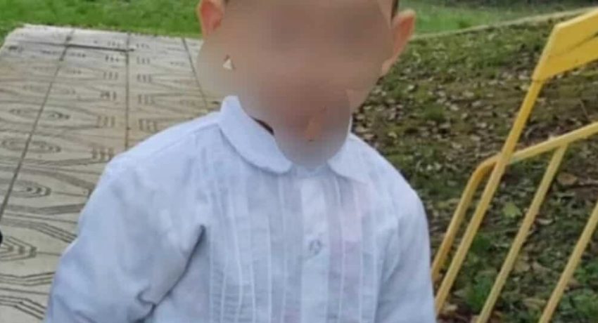 Δυτική Αχαΐα: Σπαραγμός στην κηδεία του 3χρονου Ανδρέα 2