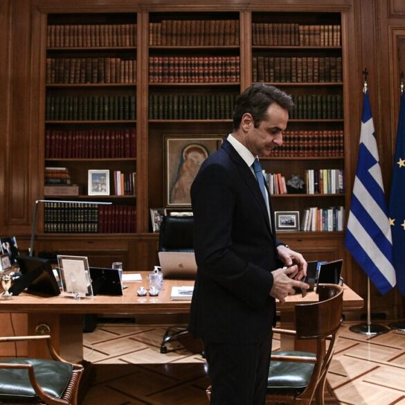 Τα προεκλογικά διλήμματα του Μαξίμου – Το σχέδιο προς τις κάλπες