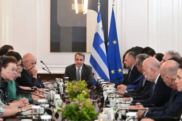 Τα στοιχήματα ενός προαναγγελθέντος ανασχηματισμού – Οι στόχοι Μητσοτάκη και τα σενάρια