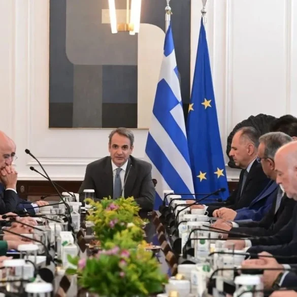 Τα στοιχήματα ενός προαναγγελθέντος ανασχηματισμού – Οι στόχοι Μητσοτάκη και τα σενάρια