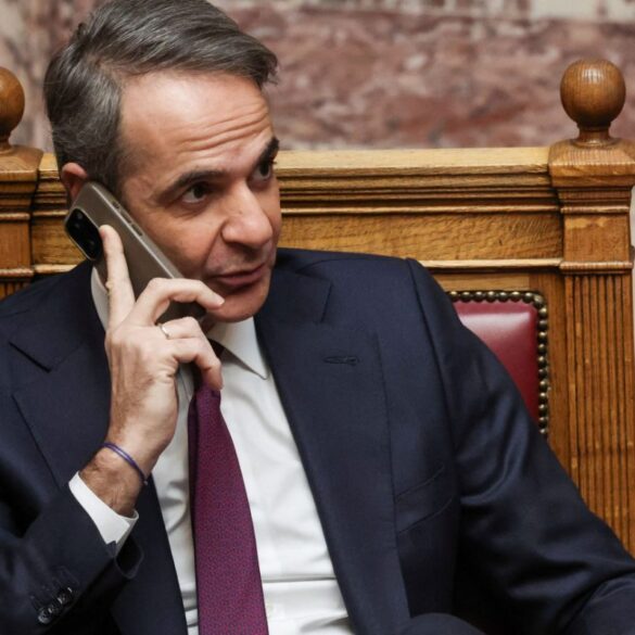 Μητσοτάκης : Τηλεφωνική επικοινωνία με τον Ζελένσκι.