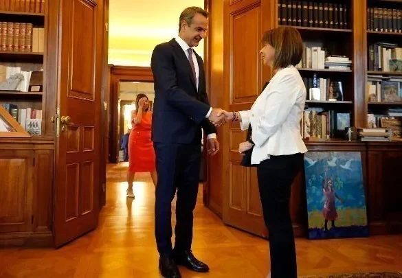 Μητσοτάκης – Σακελλαροπούλου: Τακτική ενημέρωση του πρωθυπουργού στην Πρόεδρο της Δημοκρατίας
