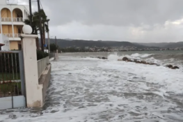 Πάτρα: Σημαντική εκκρεμότητα το έργο για τη διάβρωση των ακτών από Μονοδένδρι έως Τσουκαλέικα