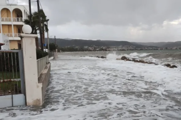 Πάτρα: Σημαντική εκκρεμότητα το έργο για τη διάβρωση των ακτών από Μονοδένδρι έως Τσουκαλέικα
