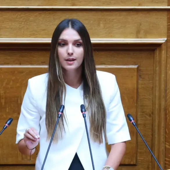 Η Μυρτώ Κοροβέση αποχώρησε από τους Δημοκράτες και ανεξαρτοποιήθηκε