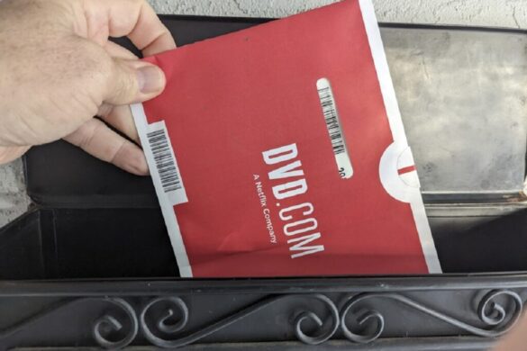 Το Netflix πετάει τα DVD στην ανακύκλωση