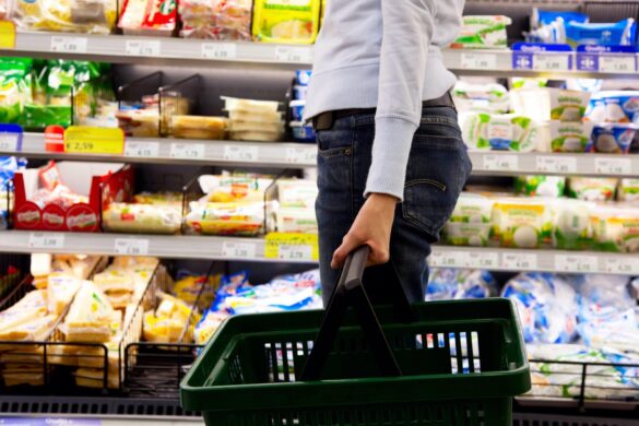 Ποιοι θα παίρνουν κάθε μήνα voucher για ψώνια από το σούπερ μάρκετ