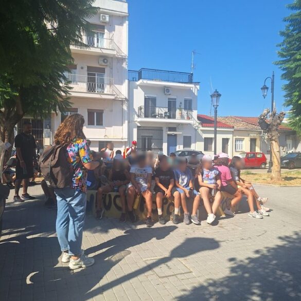 Πάτρα: Περίπατος στο κέντρο τκαι επίσκεψη στο Δημαρχείο για τα παιδιά των Ημερήσιων Παιδικών Κατασκηνώσεων