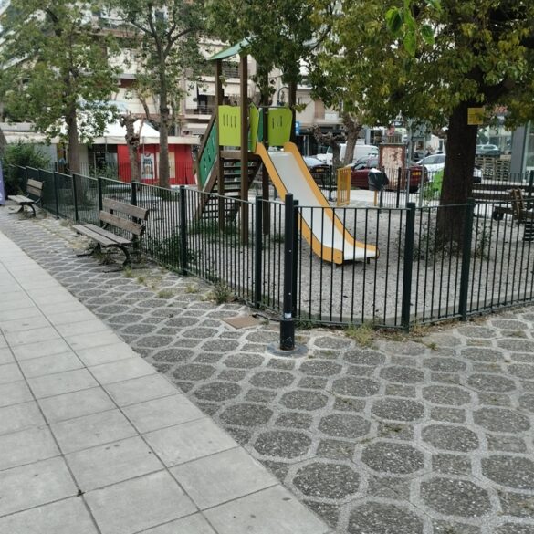 Πάτρα: Ανακατασκευάστηκαν οι παιδικές χαρές σε πλατεία Αγίας Λαύρας και Ελεκίστρα
