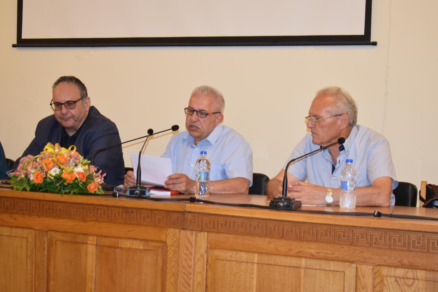 Μεγάλη συμμετοχή στην παρουσίαση του νέου βιβλίου της Γιώτας Καΐκα "Η Πάτρα στο πρώτο μισό του 20ου αι" - ΦΩΤΟ 2 panel kaika