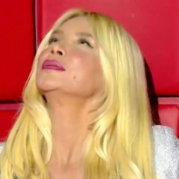 The Voice: Η Πάολα κοίταξε ψηλά και έστειλε φιλί στον Γιώργο Μαζωνάκη
