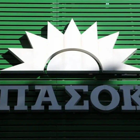 ΠΑΣΟΚ για Τριαντόπουλο: Η μεθόδευση της ΝΔ στην προανακριτική καταστρατηγεί το Σύνταγμα