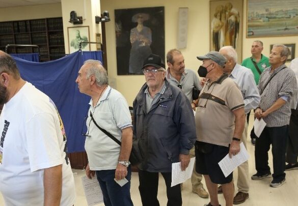 ΠΑΣΟΚ-ΚΙΝΑΛ: 65.671 ψήφισαν μέχρι τις 11 το πρωί σύμφωνα με την ΕΔΕΚΑΠ