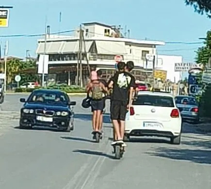 Tρόμος στη Χαλκίδα: Ανήλικοι με πατίνια-«πύραυλους» στο αντίθετο ρεύμα