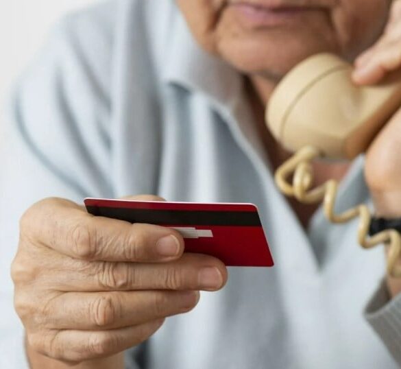Αχαΐα: Στα χέρια της Αστυνομίας ζευγάρι απατεώνων