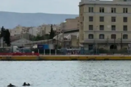 Τραγωδία στον Πειραιά: Νεκρός ο οδηγός ταξί που έπεσε στη θάλασσα