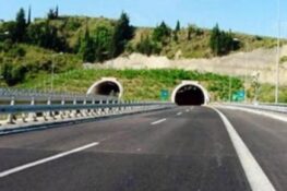 Πάτρα – Συναγερμός για όχημα που εκινείτο ανάποδα στο τούνελ της Περιμετρικής