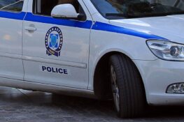 Δυτική Ελλάδα: “Πιάστηκαν” να κλέβουν φιάλες ποτών από μπαρ ξενοδοχείου