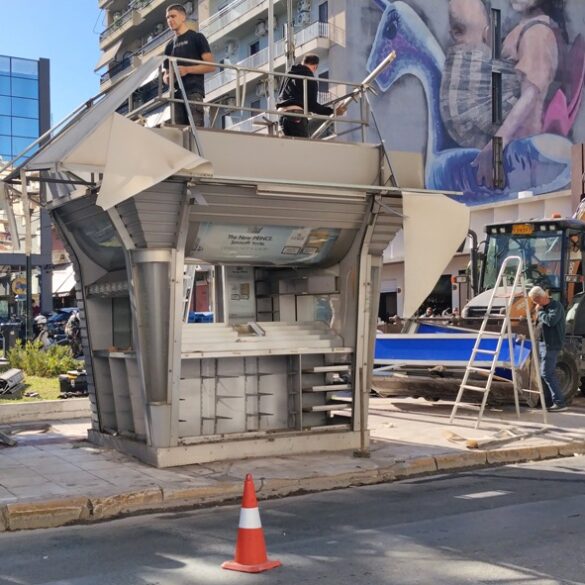 Ο Δήμος Πατρέων αποξήλωσε 12 εγκαταλειμμένα περίπτερα